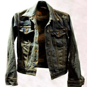 XS midwash Levi's denim jacket